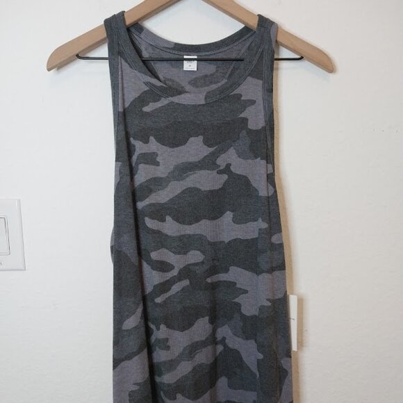 Old Navy Active Tank - Picture 1 of 5